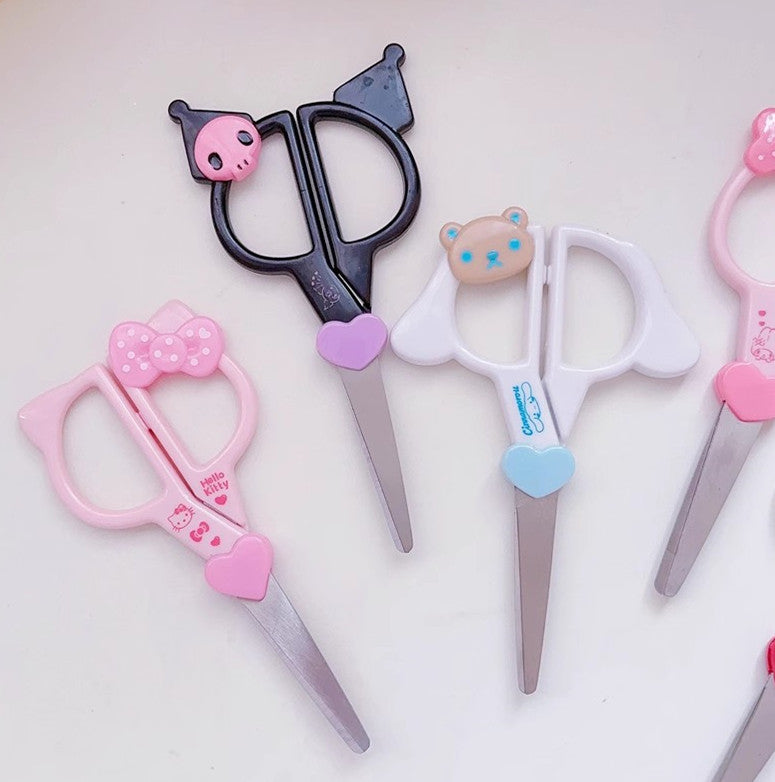 hello kitty scissors cute !! Pink