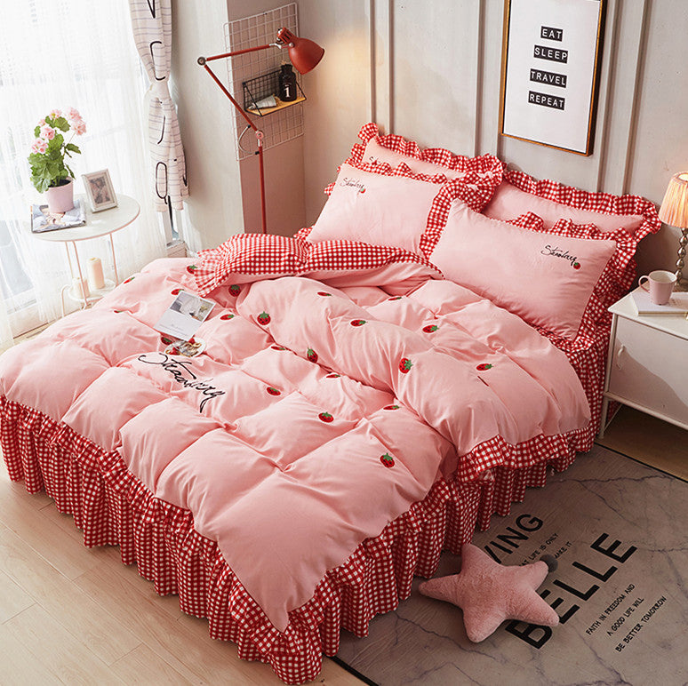 Strawberry Bedding Set PN2029 – Pennycrafts