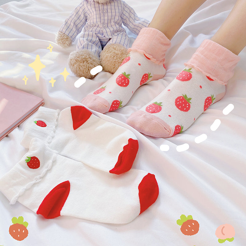 Sweet Strawberry Socks PN2662