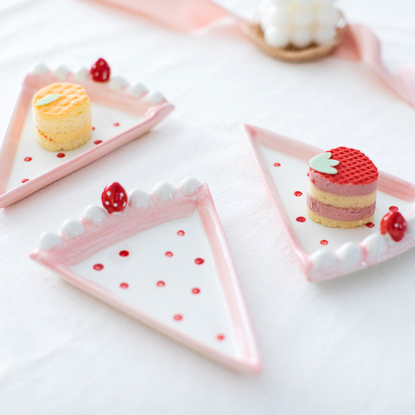 Sweet Strawberry Cake Foods Plate PN3939